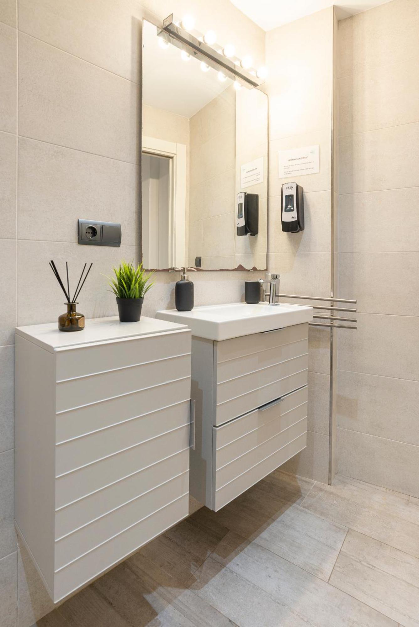 Andres Perez & Quiet Courtyard By Ele Apartments Malaga Ngoại thất bức ảnh